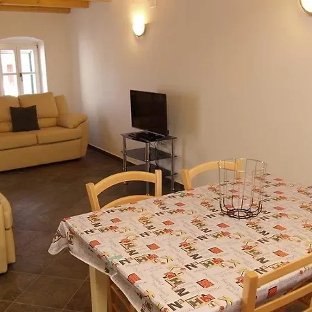 Mariana Apartments Pensionat 3*