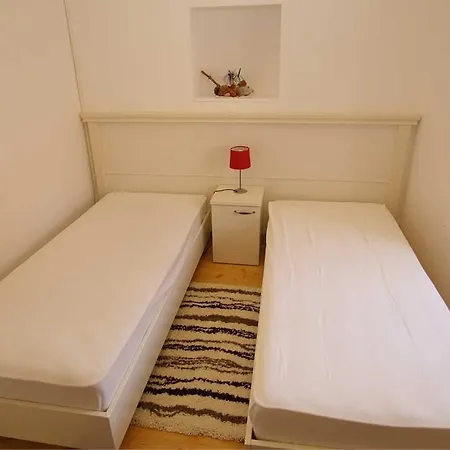 Mariana B4 3* Veli Lošinj