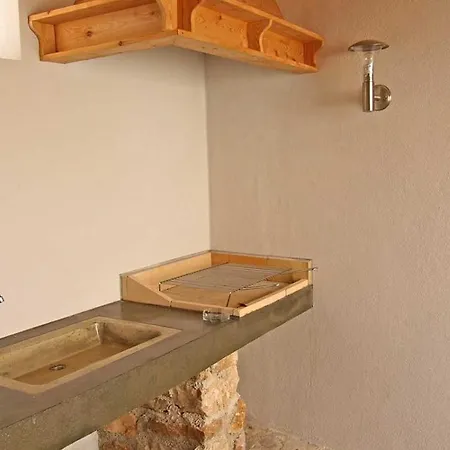 Mariana B4 Pensión 3*