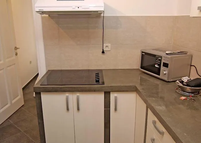 Mariana B4 3* Veli Lošinj